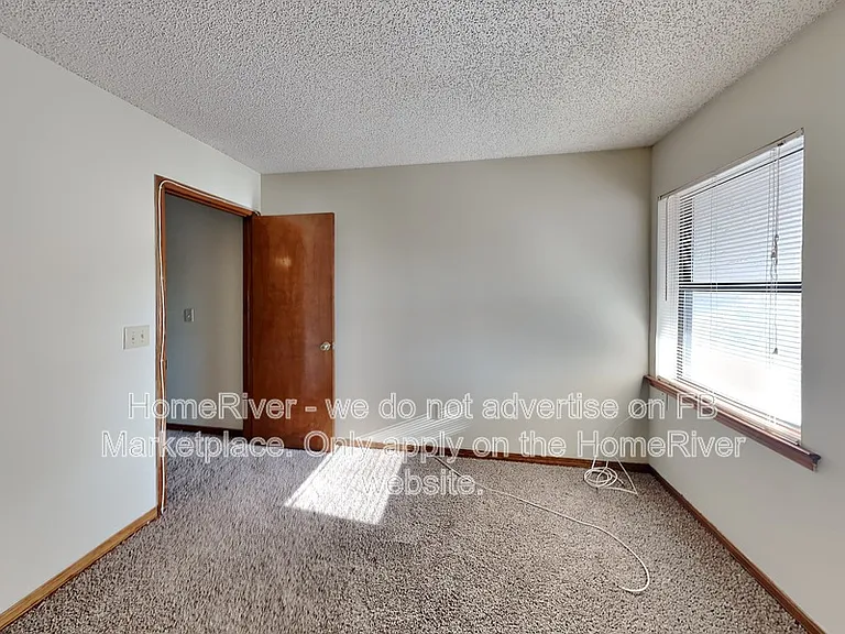 1174 Romaine Cir E — Photo 12