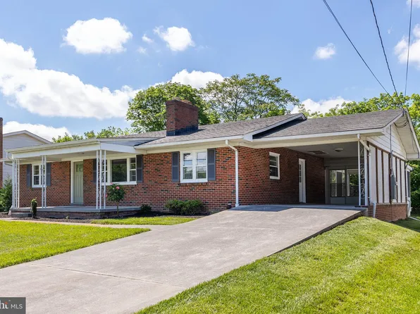 124 Wilkins Dr, Winchester, VA 22602