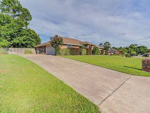 2nd image of 5321 Mountain Laurel Ln
