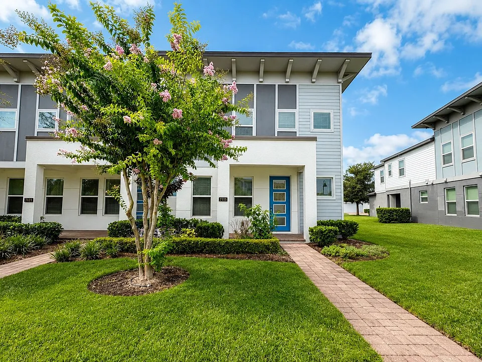 7115 Carrickbend Ln