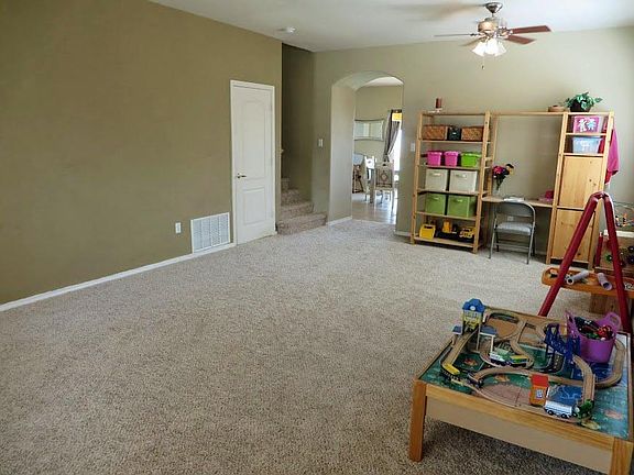 FORMAL LIVING & DINING