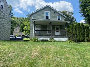 457 E McGaffney Ave, Lowellville, OH 44436