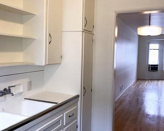 5th image of 9308 W Olympic Blvd