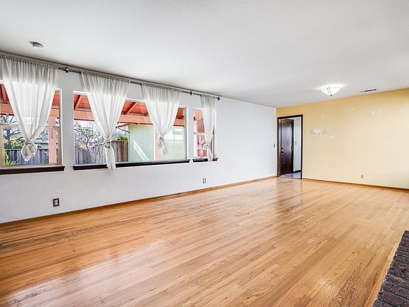 4th image of 3151 Bryant St