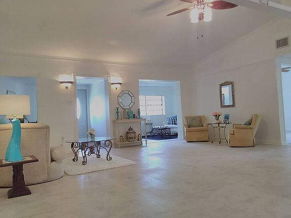 2nd image of 501 E Dayton Cir