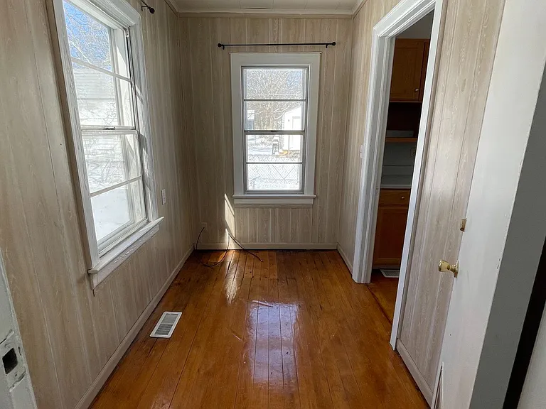 1111 Seminary Ave — Photo 13