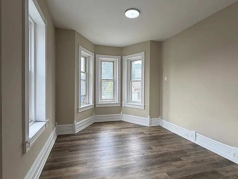 35 W Wyomissing Ave — Photo 4