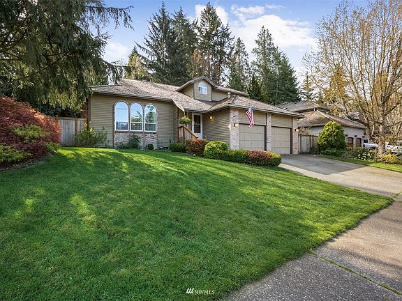 3rd image of 1530 28th Pl SE