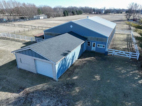 3rd image of 47W185 Kelley Rd