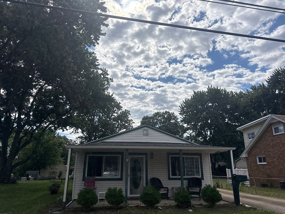 1st image of 212 Lennox Ave NW