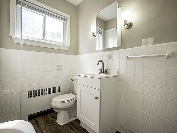 4th image of 1027 17th St NW APT 8