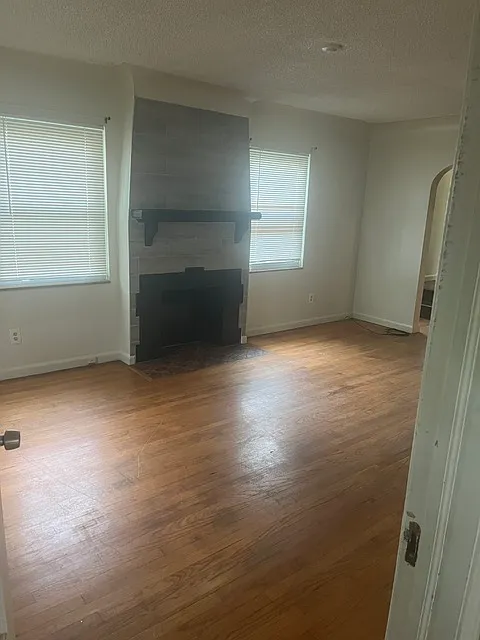 4 bed, 1.5 bath, 1500 sqft, $1,800 — Photo 3