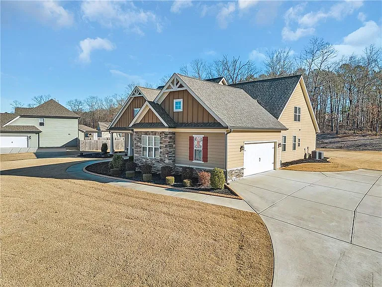 212 Blue Point Pkwy — Photo 4