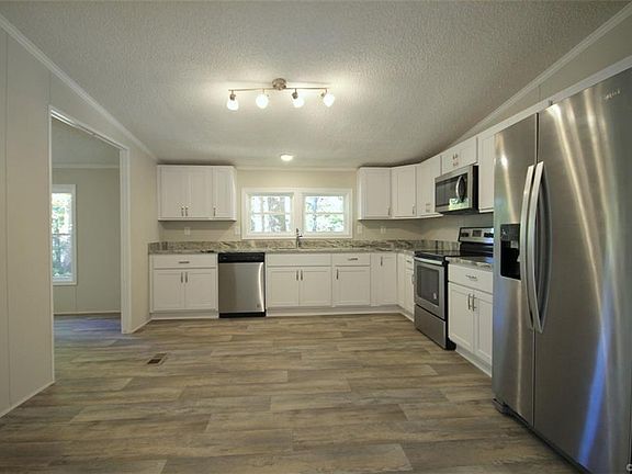4th image of 120 Foxbrook Ln