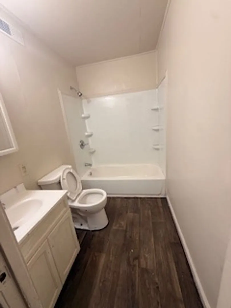2423 & 2425 Negley Court — Photo 4