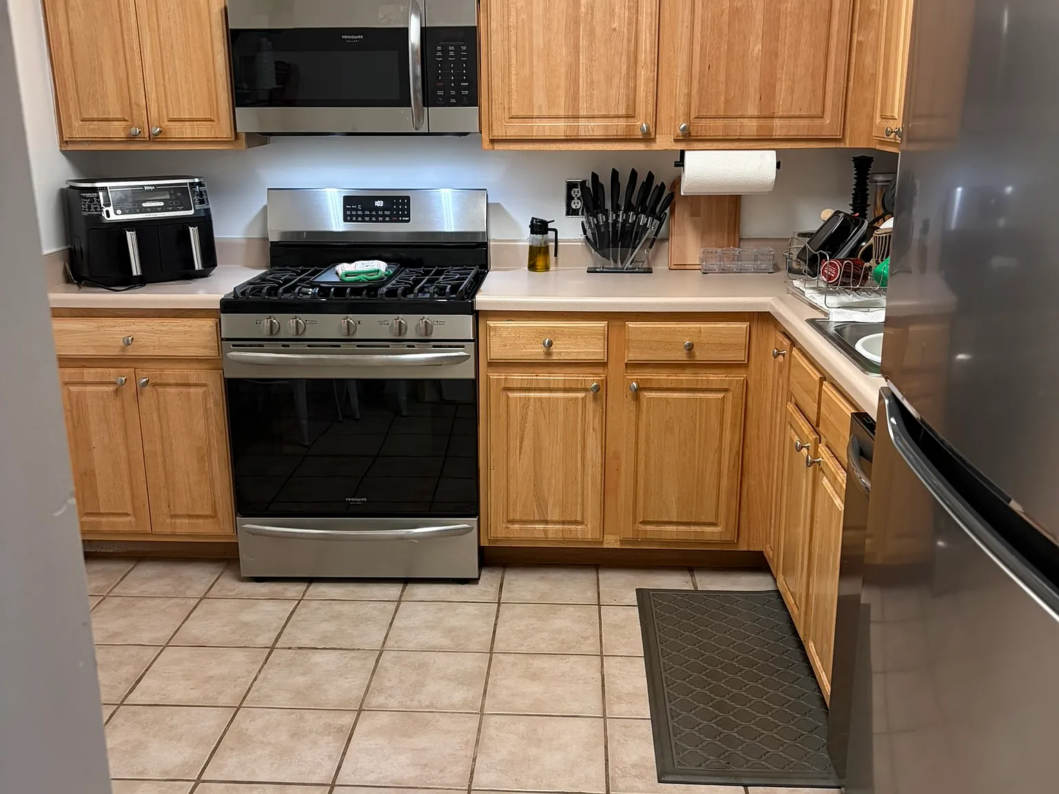 2 bed, 1423 sqft, $2,300 — Photo 4