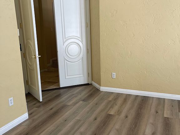 5th image of 305 Onyx Crest St