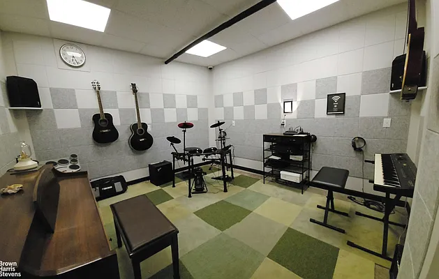 Rented by Brown Harris Stevens | media 19