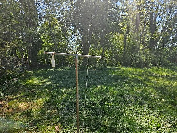 5th image of 2216 Mayflower Dr