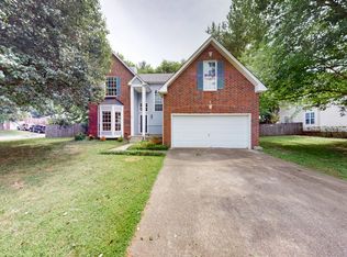 901 Split Oak Dr, Antioch, TN 37013