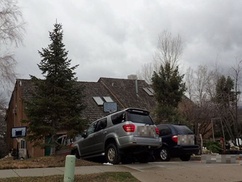 2nd image of 2250 E High Mountain Dr
