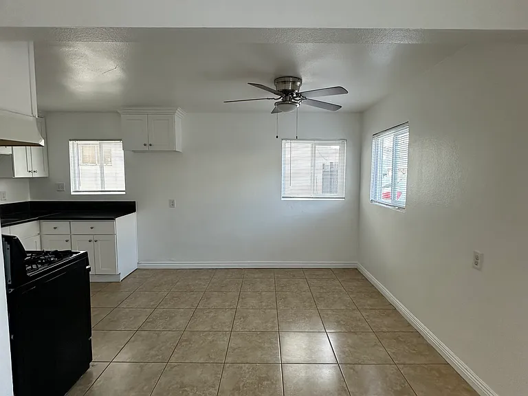 421 N Rose St #6F — Photo 2