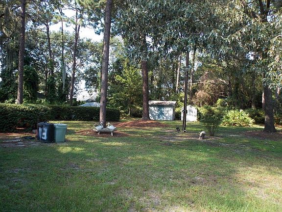 3rd image of 395 Lake Circle Dr