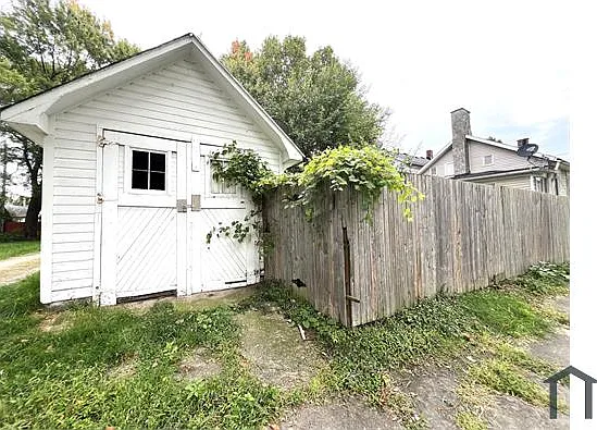 2020 Walnut St — Photo 14