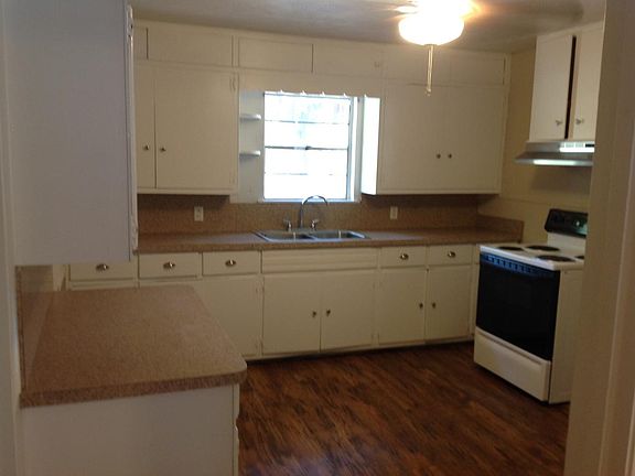5th image of 1155 W Swan St
