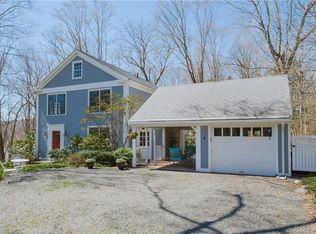 14 Blacksmith Hill Rd, Middle Haddam, CT 06456