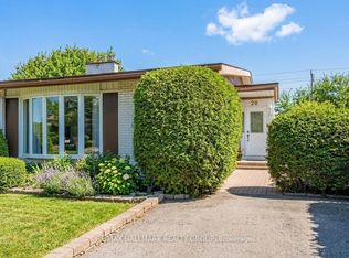 20 Mulvagh Ave, Ottawa, ON K2E 6M6