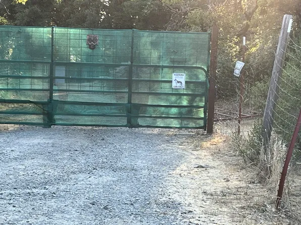 275 Bell Springs Rd, Garberville, CA 95542