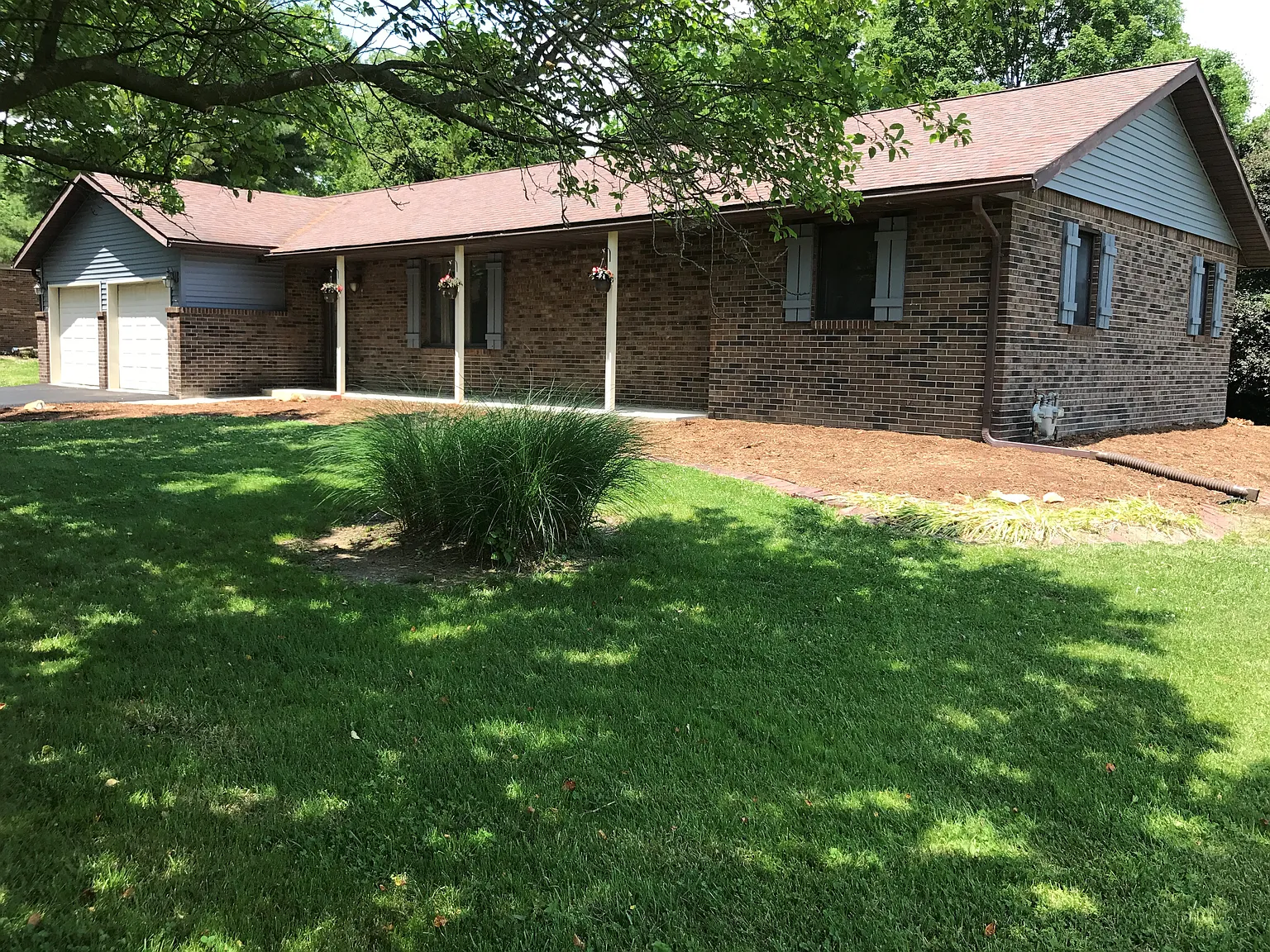 306 Arrowhead Dr photo 1