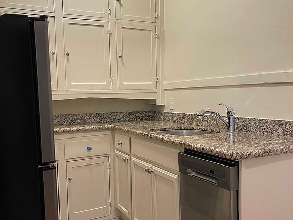 5th image of 1808 Pacific Ave #215