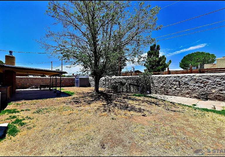 10117 Mercedes St — Photo 44