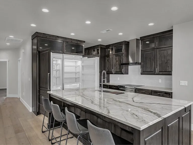 2792 S 3250 W — Photo 6