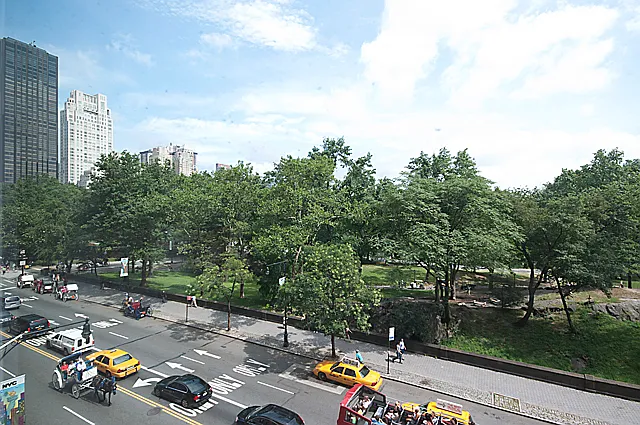 160 Central Park South — Photo 4