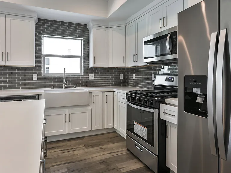 3946 S Budlong Ave #1/2 — Photo 6