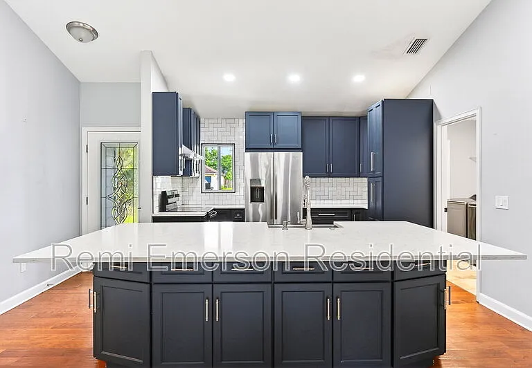116 W 5th St — Photo 11