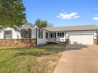 1107 S Meadowhaven Ln, Derby, KS 67037