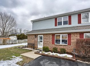 10 Lakeview Pl, Lititz, PA 17543