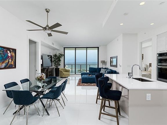 5th image of 100 1st Ave N Unit 2102