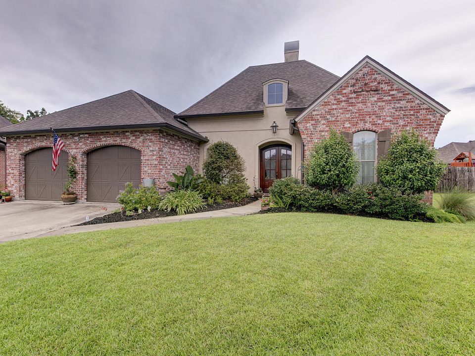 1st image of 411 Bluebonnet Dr