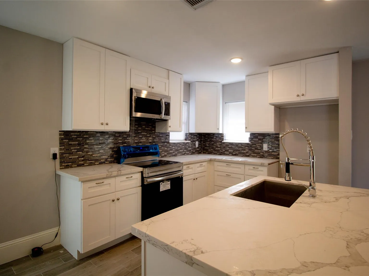 3 bed, 2.0 bath, 1350 sqft, $1,750 — Photo 4