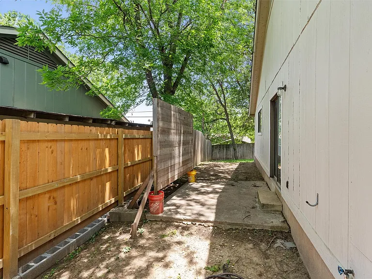 11411 Walnut Ridge Dr #B — Photo 15