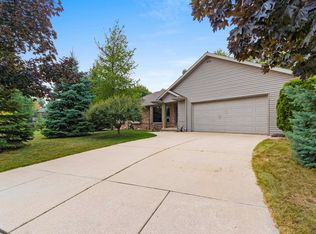 1309 Creekside Ln, Green Bay, WI 54311