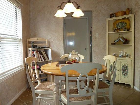 3rd image of 5013 Flat Creek Dr