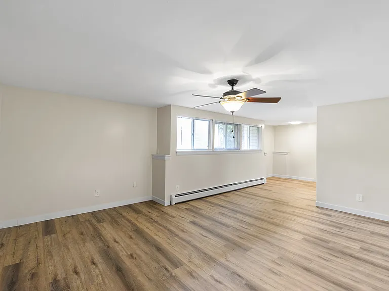 Clay Court Apartments — Photo 45