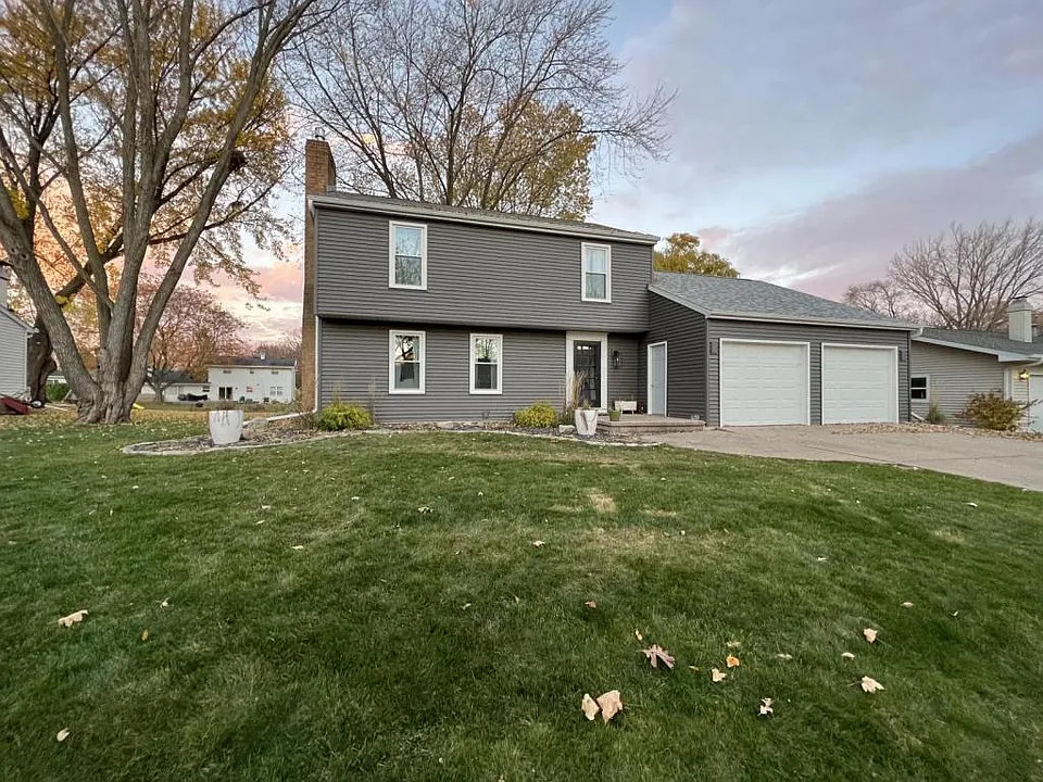1735 Crestview Dr