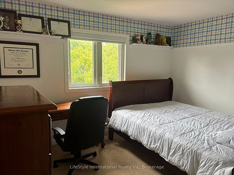 41 Camm Cres — Photo 19